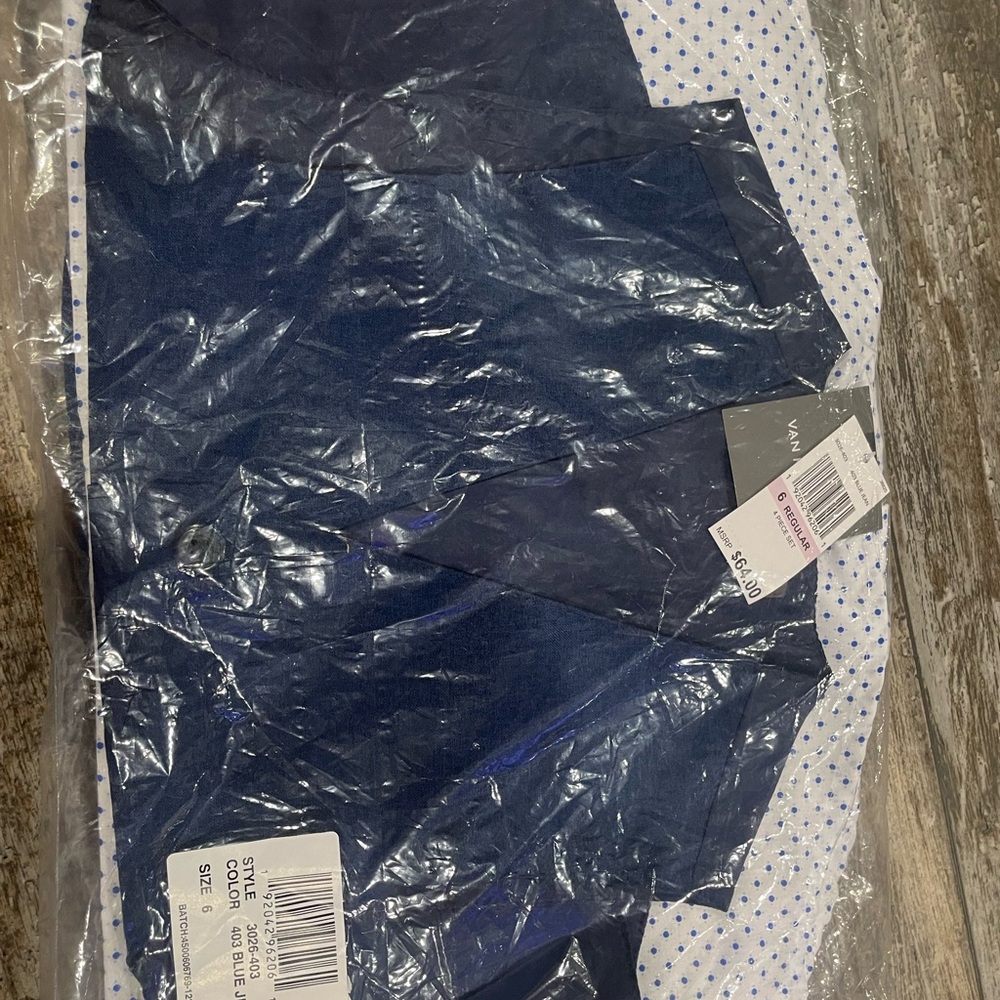 Van Heusen Suit set size 6